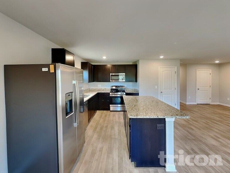 Building Photo - 930 Equine Dr