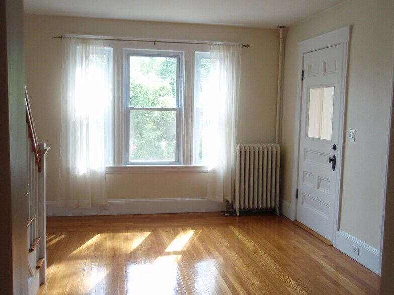 Dining room - 27 Granite St