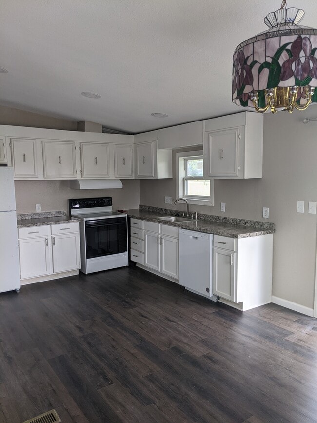 Building Photo - 18604 Jerry Joy Rd