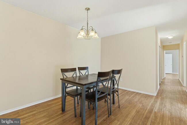 Building Photo - 561 Florida Ave