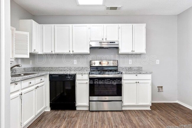 Building Photo - 9211 De Frene
