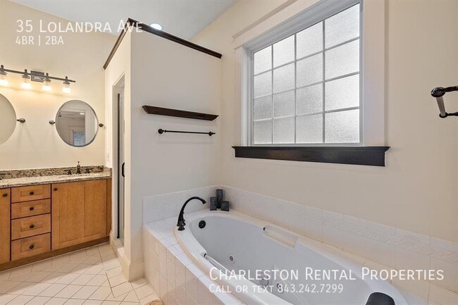 Building Photo - 35 Lolandra Ave