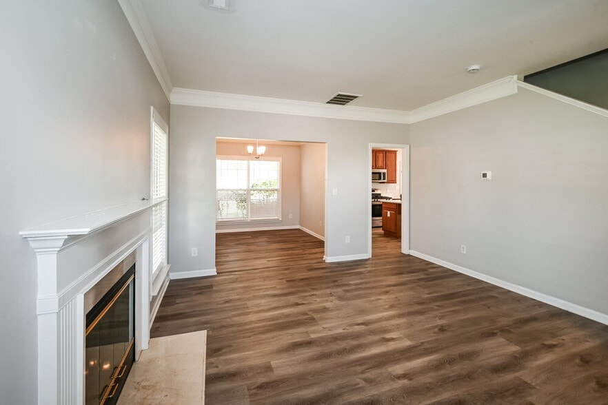 Building Photo - 4915 Stowe Derby Dr