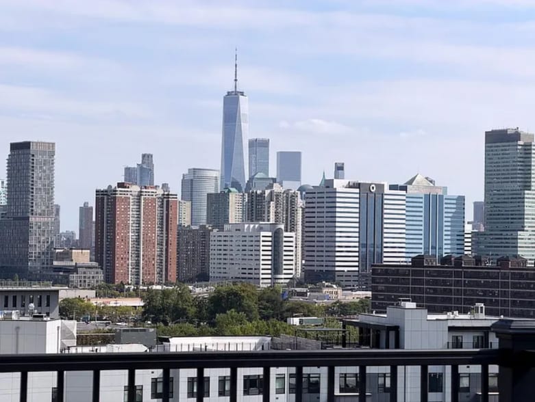 Building Photo - 126 Ogden Ave.