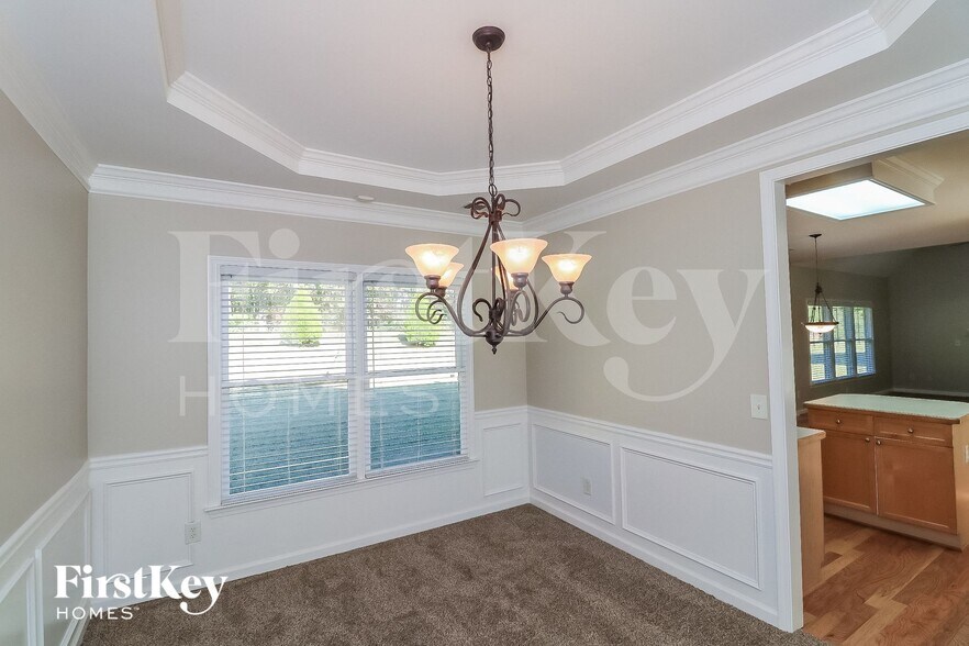 Building Photo - 2102 Shin Ct NE