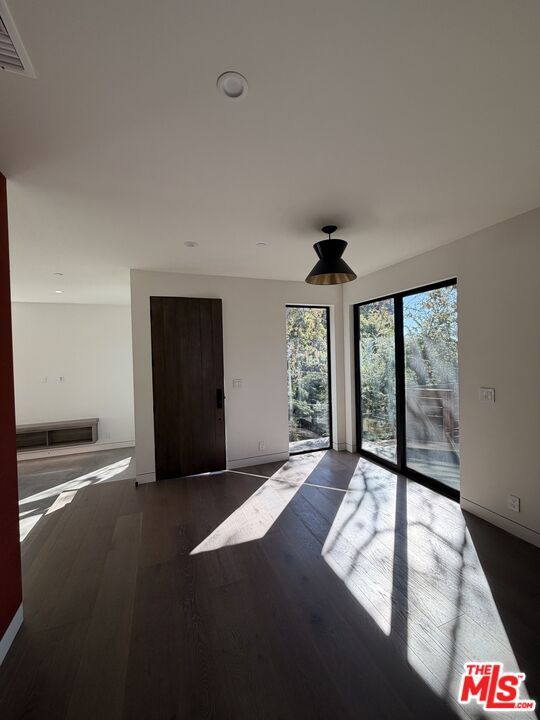 Building Photo - 4517 Cleland Ave