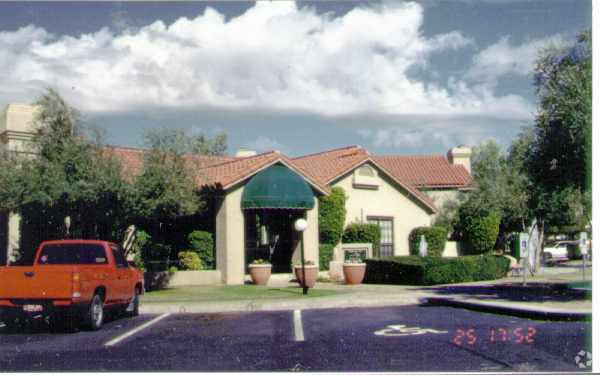 Highland Park - Buenas Apartments on 27th Ave