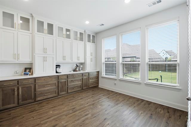 Building Photo - 2602 Delta Dr