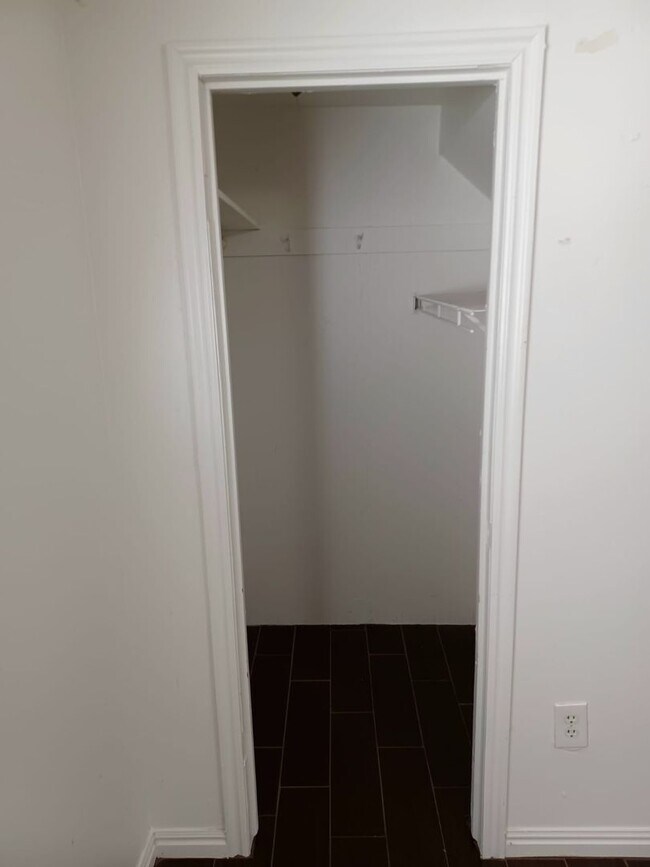 Building Photo - 1300 E Duplex