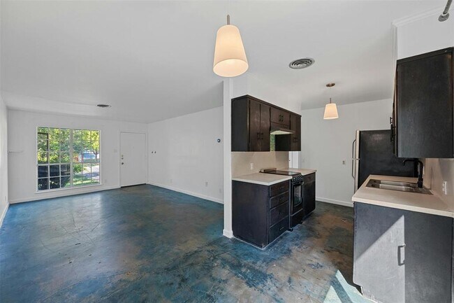 Building Photo - 1504 Braes Ridge Dr
