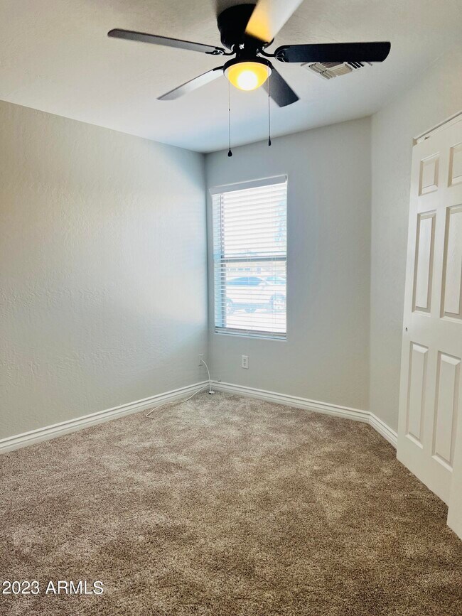 Building Photo - 24911 W Dove Run Dr