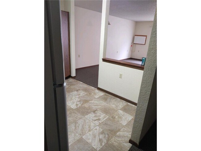 Building Photo - 110 1st St N