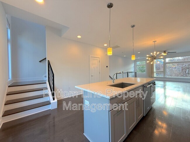 Building Photo - 118 W Poindexter Dr