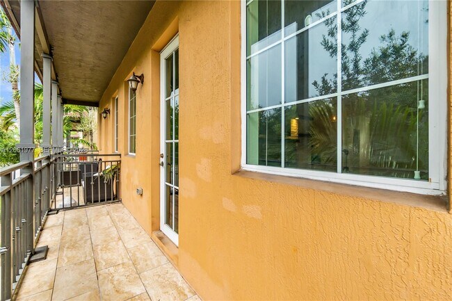 Building Photo - 936 SW 147th Ave