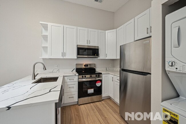 Building Photo - Charming 1BR Condo in Denver