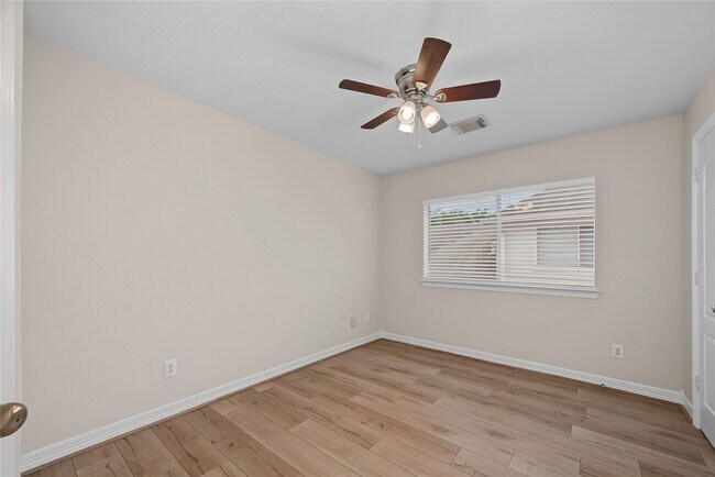 Building Photo - 5807 Bayberry Way