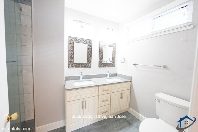 Building Photo - 3556 Lisbon Dr