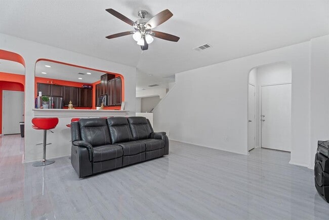 Building Photo - 1109 Hyde Park Dr