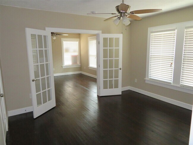 Building Photo - 12 Greenwood St