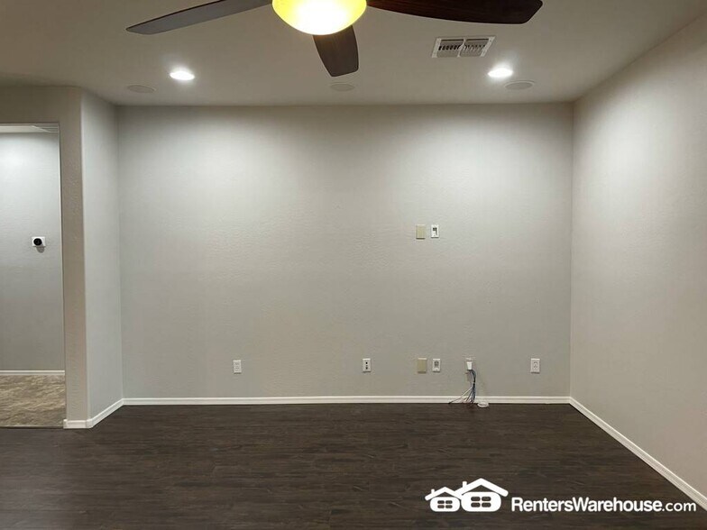 Building Photo - 10802 W Saddlehorn Rd