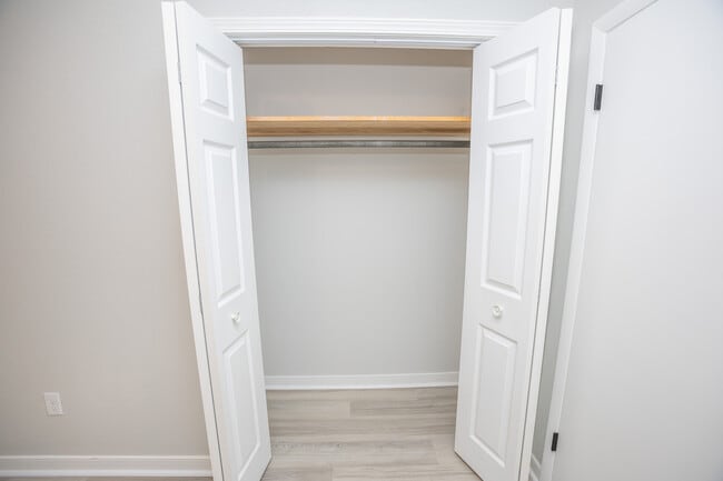 Building Photo - 917 Harding St