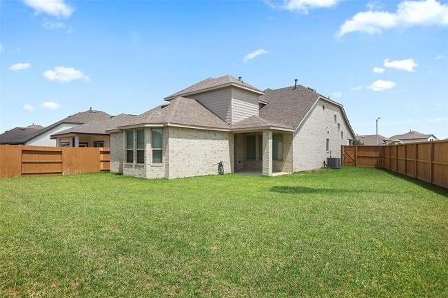 Building Photo - 13005 Blue Flora Dr