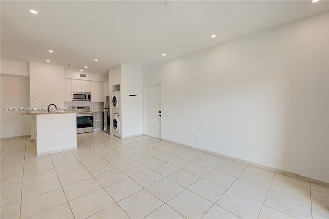 Building Photo - 7330 NW 114th Ave