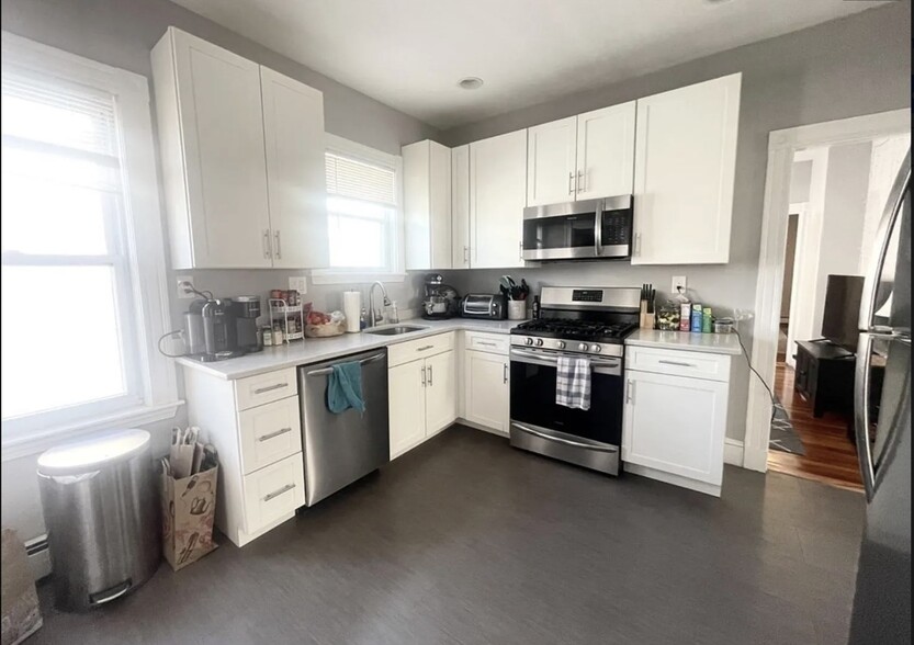 Building Photo - 24 Belknap St