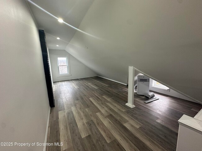 Building Photo - 1264 S 6th Ave