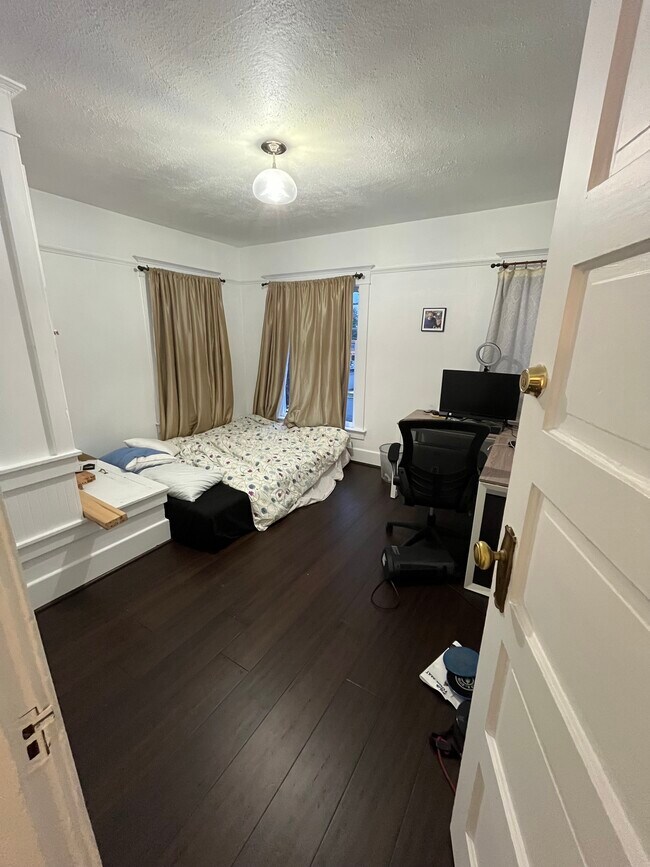 Building Photo - 2506 N Alder St