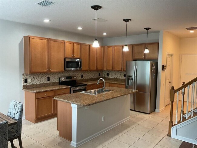 Building Photo - 14024 Wake Robin Dr