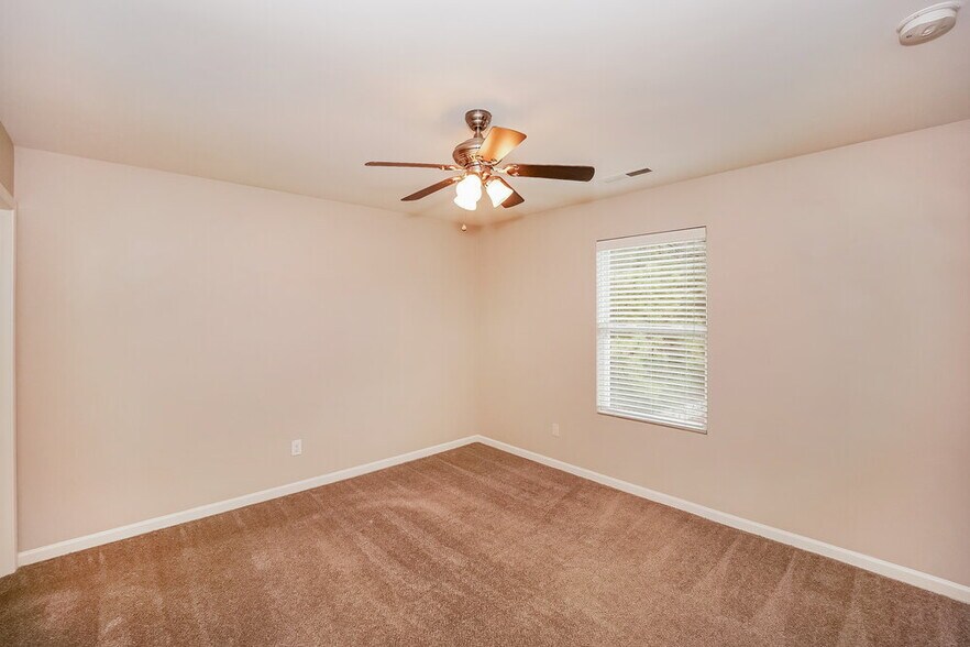 Building Photo - 4202 Broadstairs Dr SW