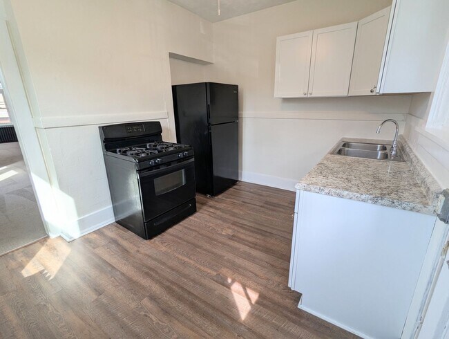 Building Photo - bee1429