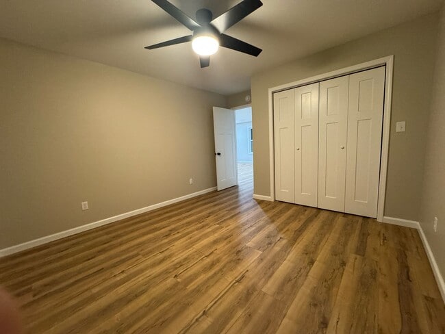 Building Photo - Cedar Circle Duplexes