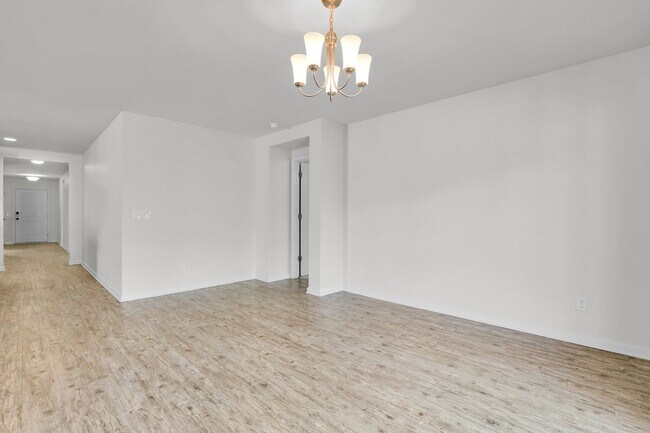 Building Photo - Bright & Spacious 4-Bedroom Home in Savannah’s Godley Park