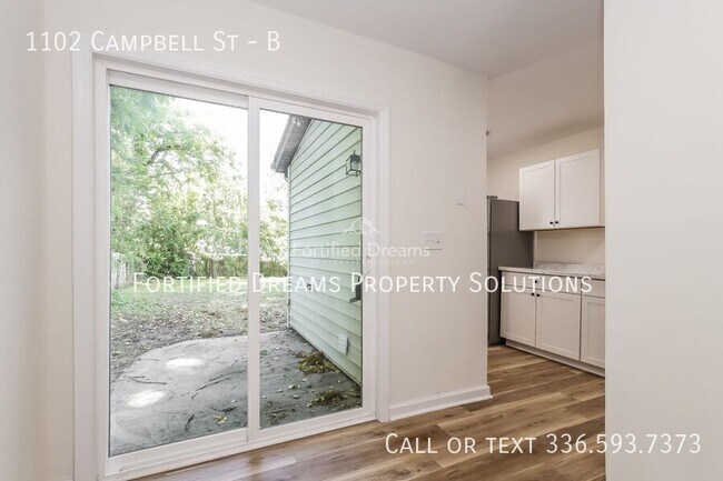 Building Photo - 1102 Campbell St