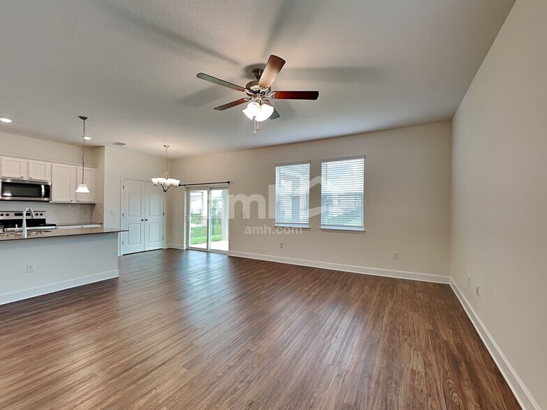 Building Photo - 320 Calla Lily Ct