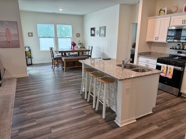 Building Photo - 2028 Bogue Ln