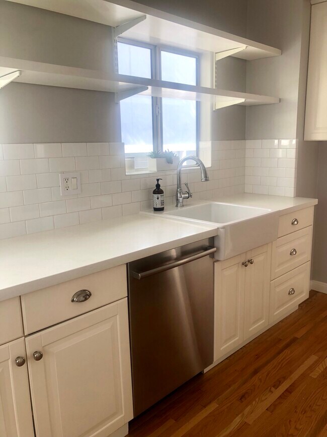 Bosch dishwasher, polished nickel hardware - 232 Market St