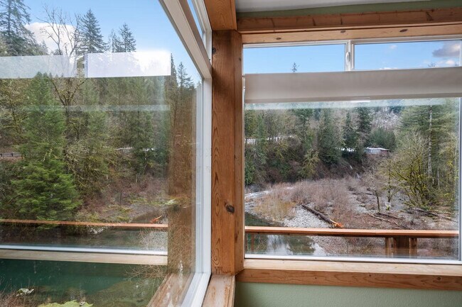 Building Photo - 11582 Washougal River Rd