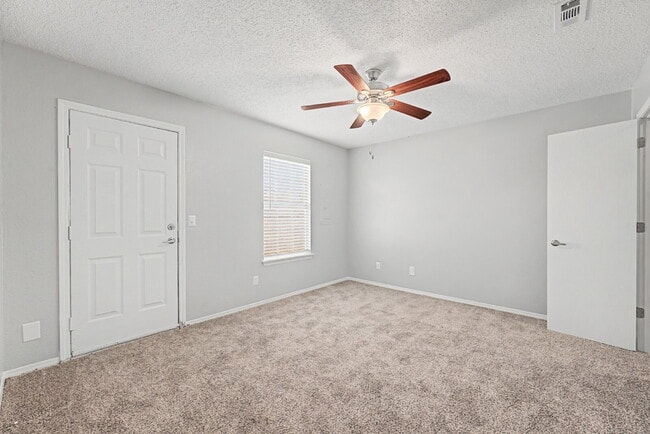 Building Photo - 4380 W Thrasher Dr