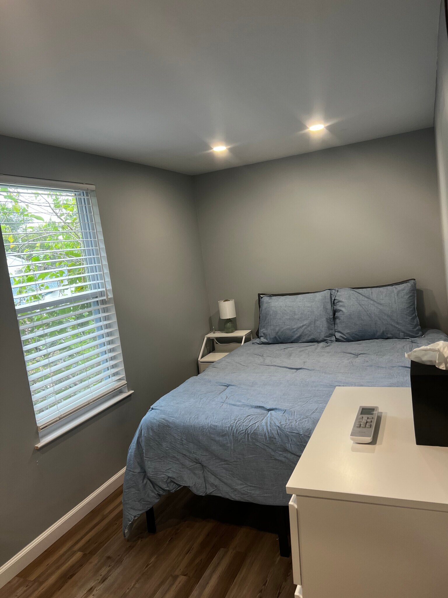 Building Photo - 1957 W Lake Ave