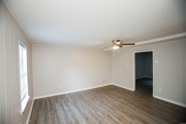 Building Photo - 2100 Virginia Dr