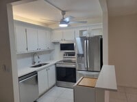 Building Photo - 594 Fanshaw O