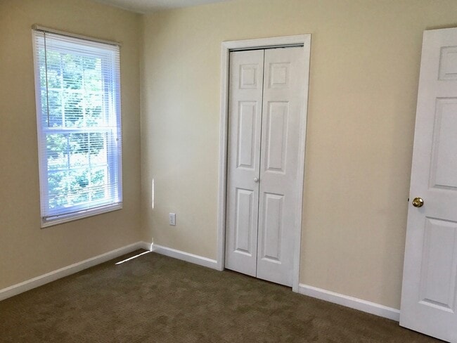 Building Photo - East Asheville Duplex