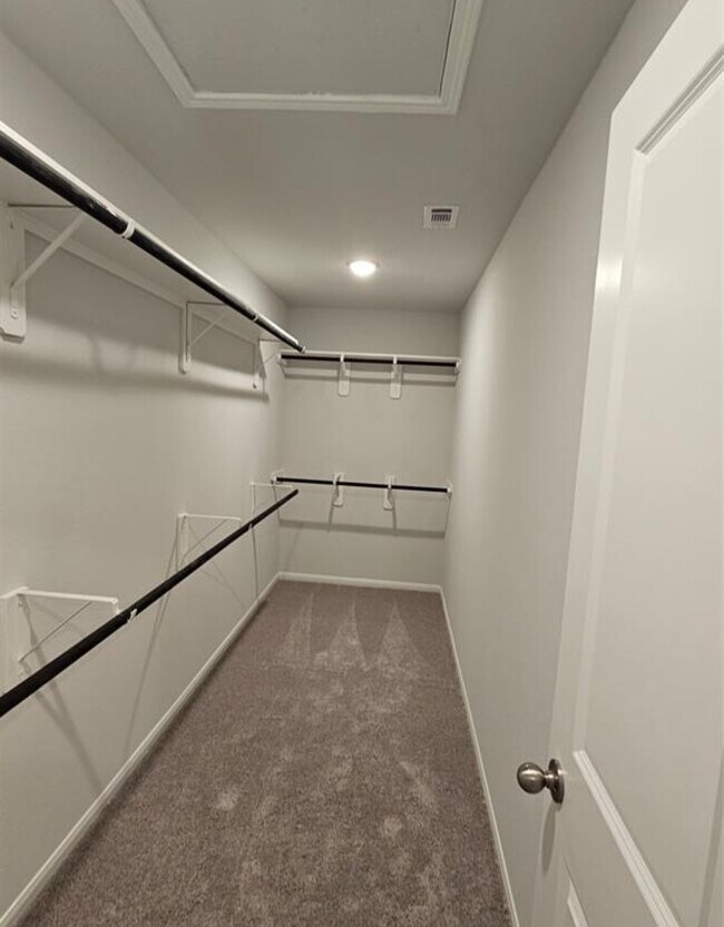 Building Photo - 18830 Glenwood Chase Ct