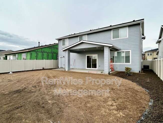 Building Photo - 8899 W Snow Wolf Dr