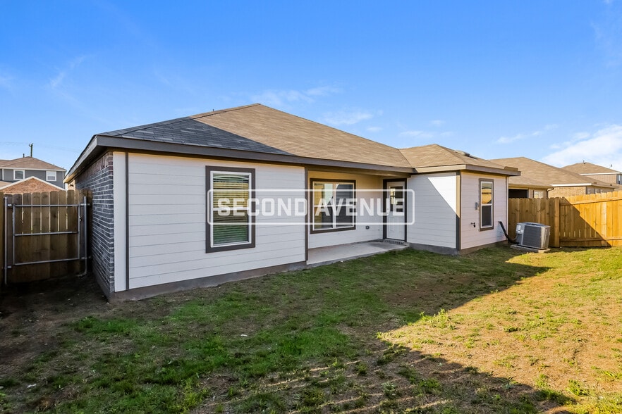 Building Photo - 327 Condie Russell Ave