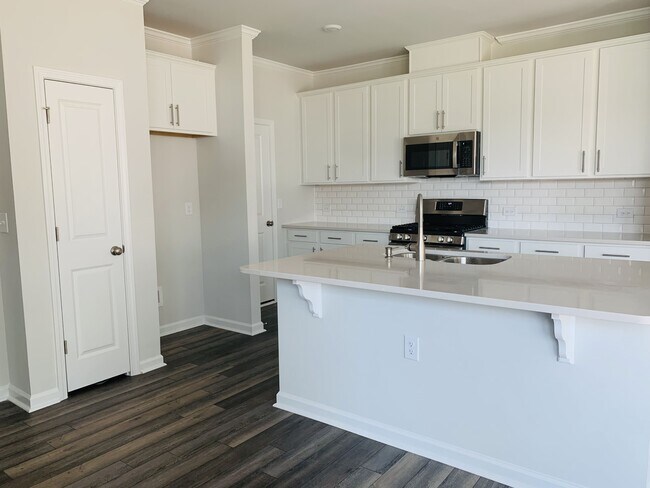 Building Photo - 6011 Grey Colt Wy
