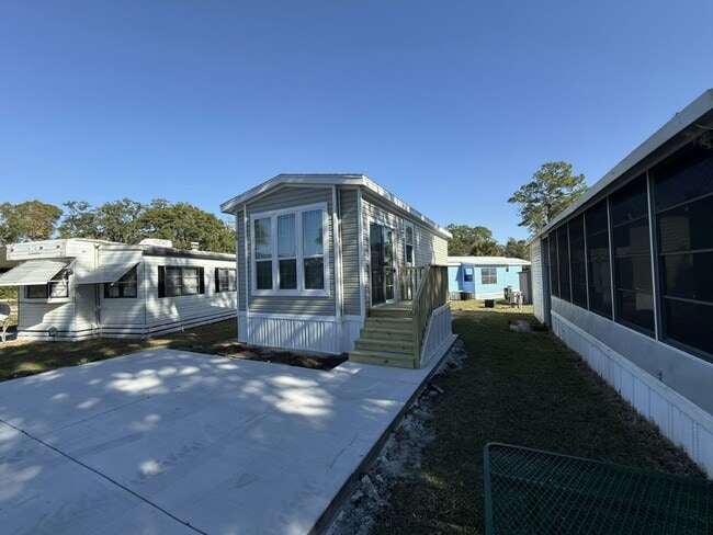 Building Photo - 7250 FL-44